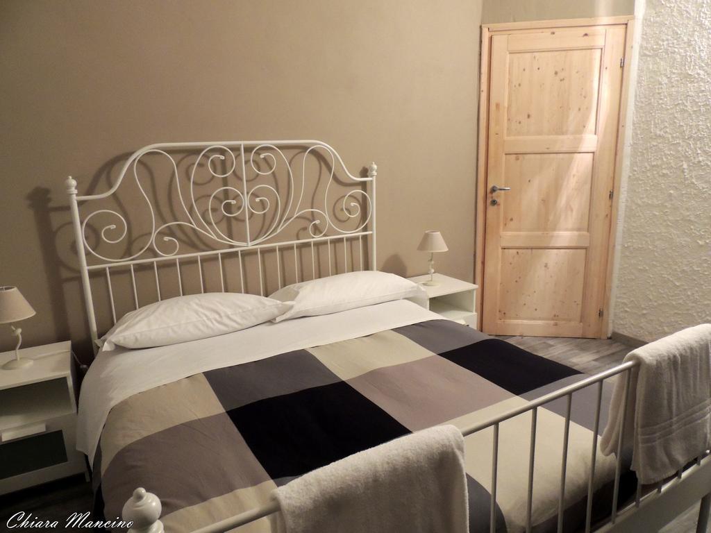 La Casa Del Colonnello Hotell Vercelli Exteriör bild